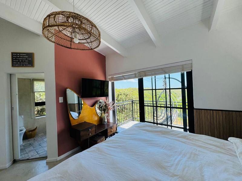 5 Bedroom Property for Sale in Sandbaai Western Cape